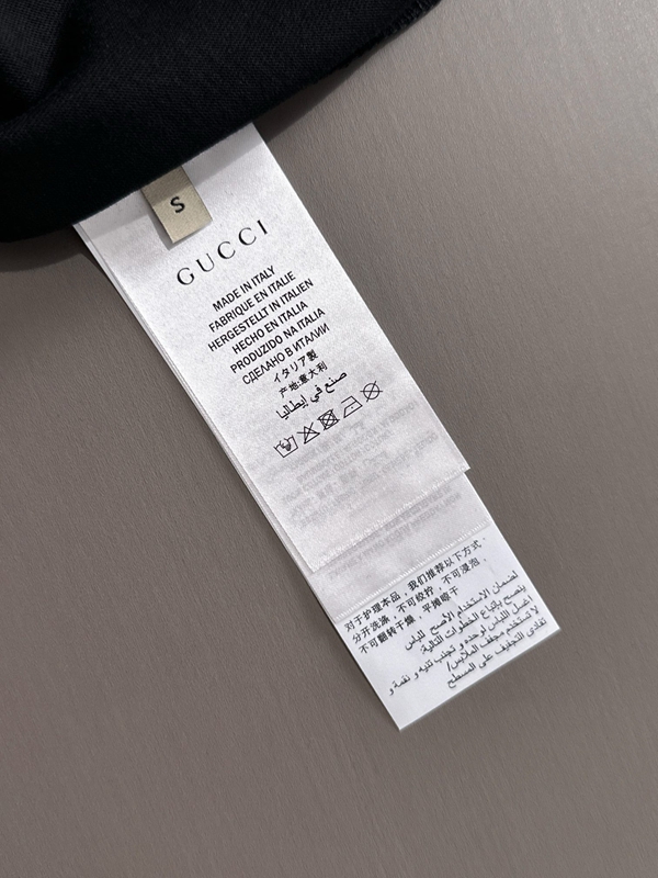 ブランドTシャツ着用イメージ